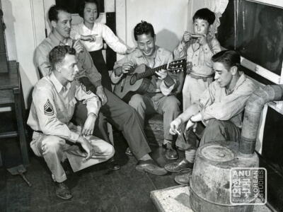 Koreans entertaining American GIs in 1948